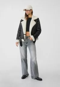 Stradivarius SHEARLING LINED BIKER - Kunstlederjacke - black/schwarz - Zalando.de